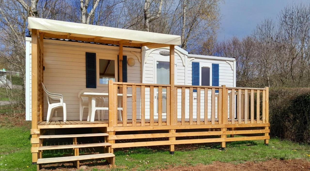Campsite Mobil Au Bord Du Nages